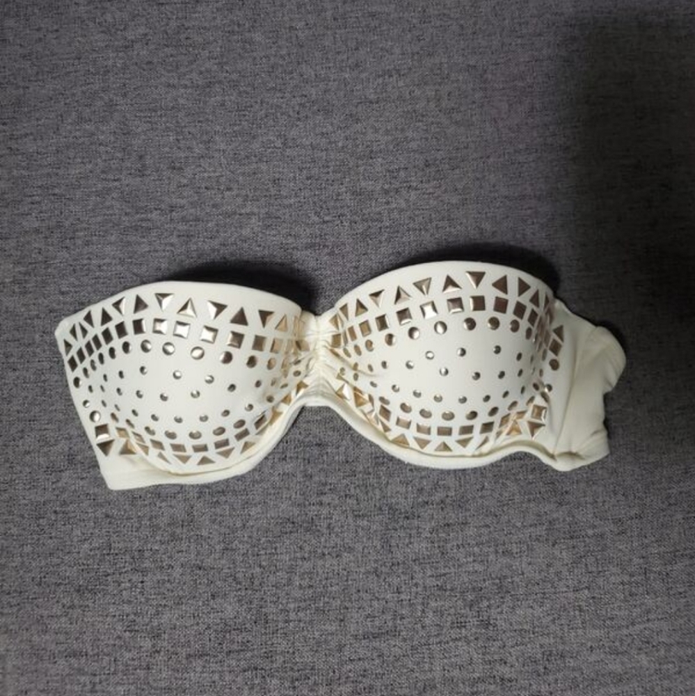 XHILARATION  - CREAM BIKINI TOP WITH GOLD STUDS